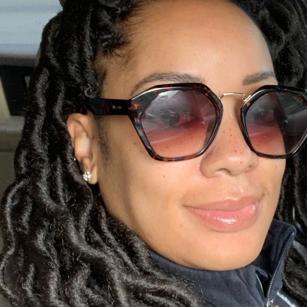 Meet your Posher, Crystal